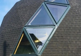 Треугольное окно для купола. Глухое. 0,21м2